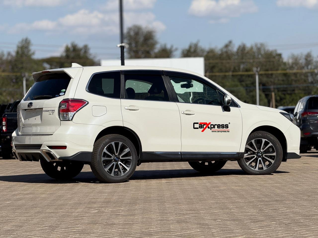 SUBARU FORESTER XT SJG thumbnail 6