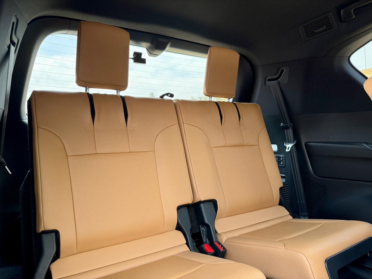 LEXUS LX600 thumbnail 21