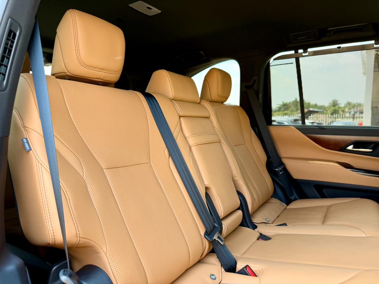 LEXUS LX600 thumbnail 18
