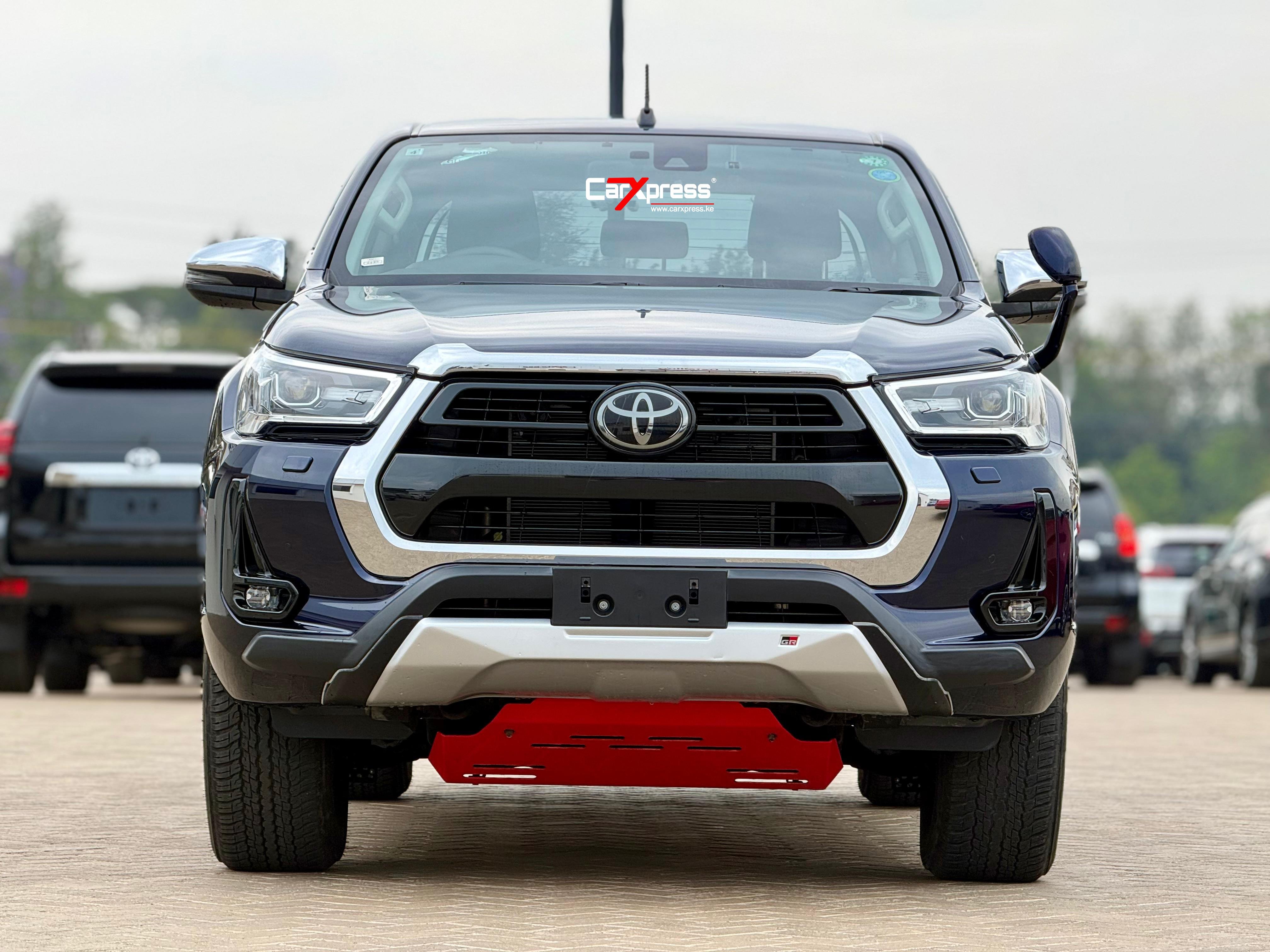 TOYOTA HILUX DOUBLE CABIN thumbnail 3