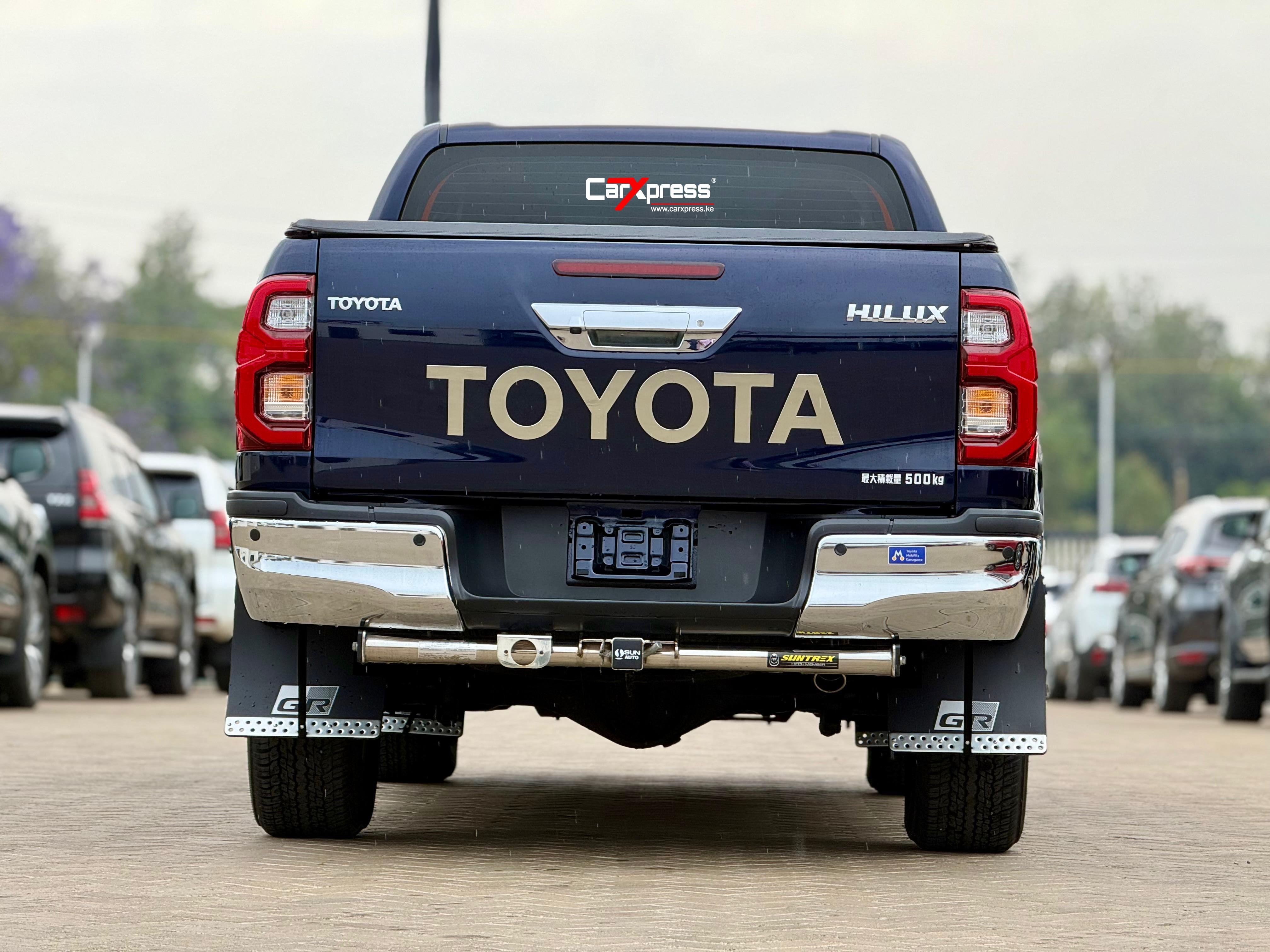 TOYOTA HILUX DOUBLE CABIN thumbnail 4