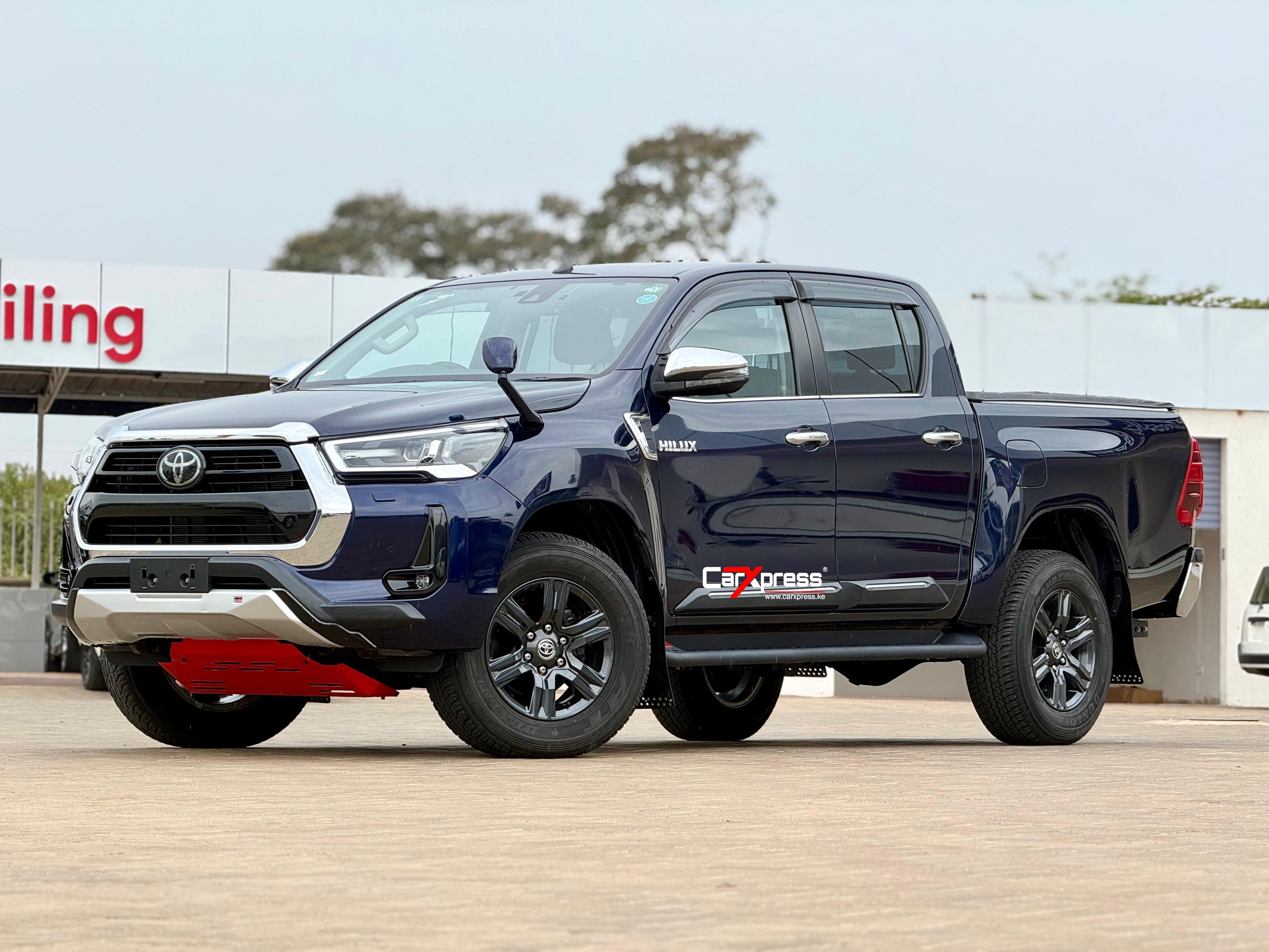 TOYOTA HILUX DOUBLE CABIN thumbnail 5