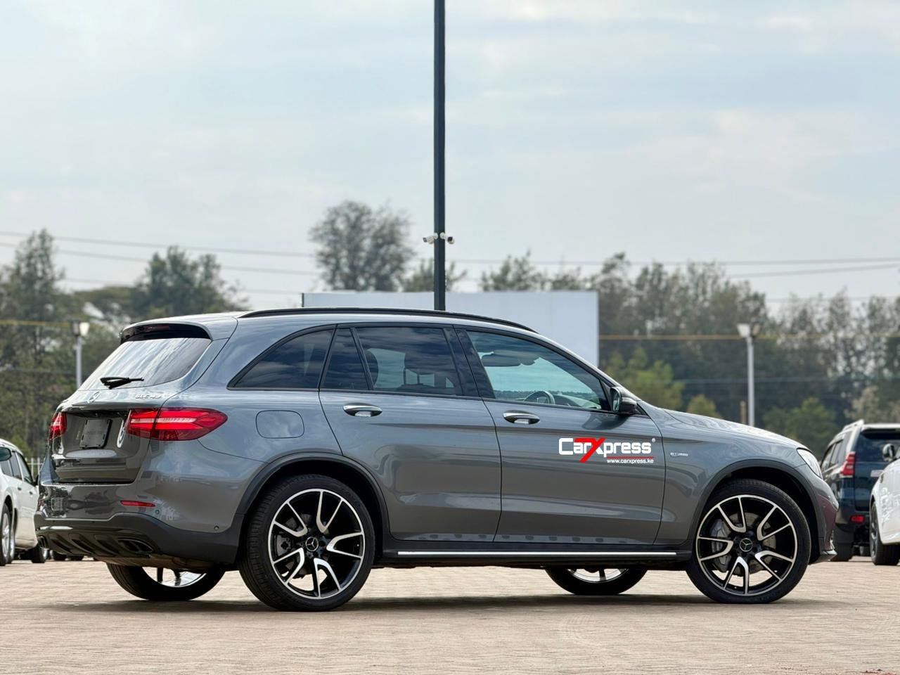 MERCEDES BENZ AMG GLC 43 4MATIC thumbnail 6