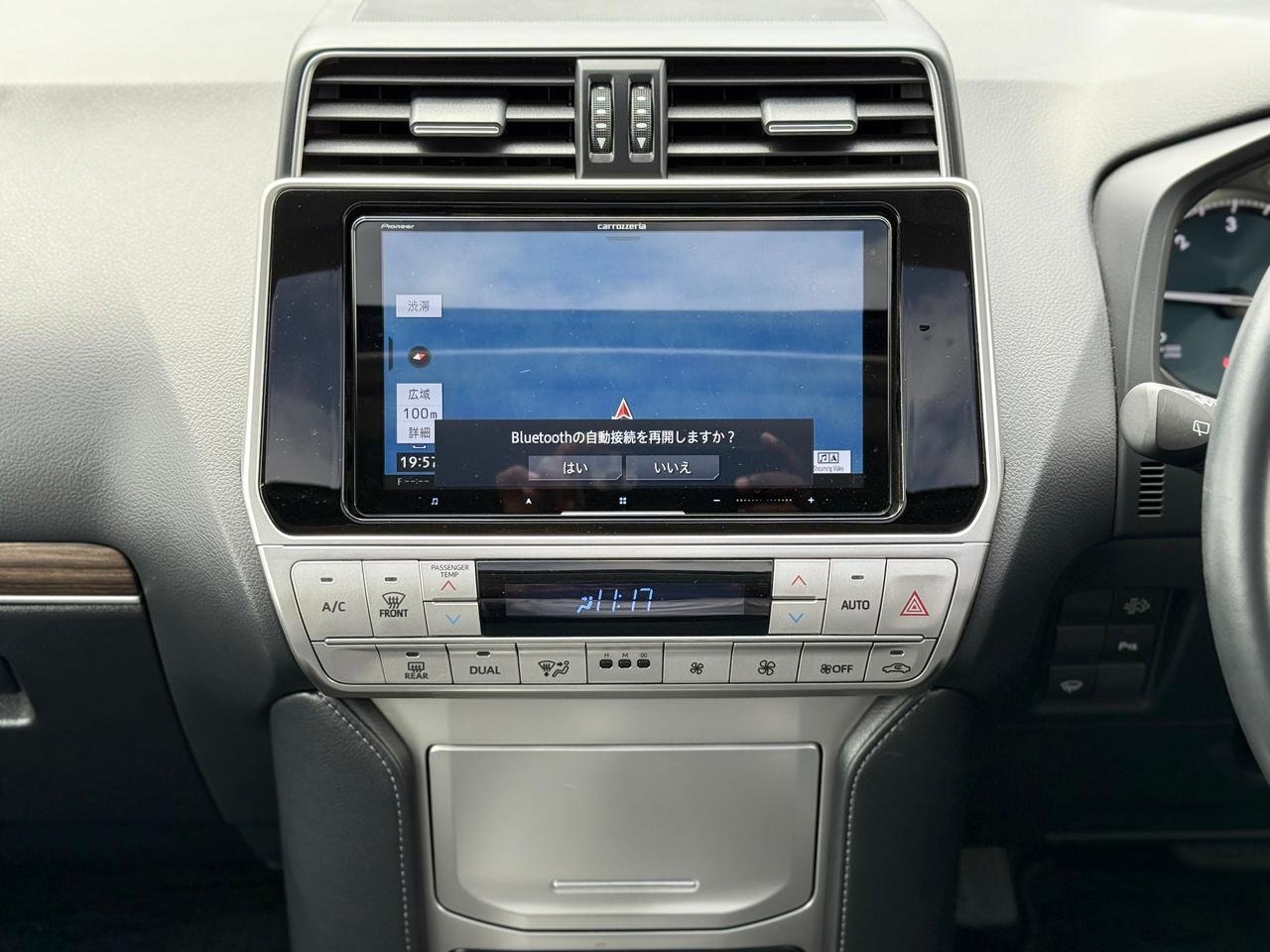 TOYOTA LAND CRUISER PRADO TXL thumbnail 12