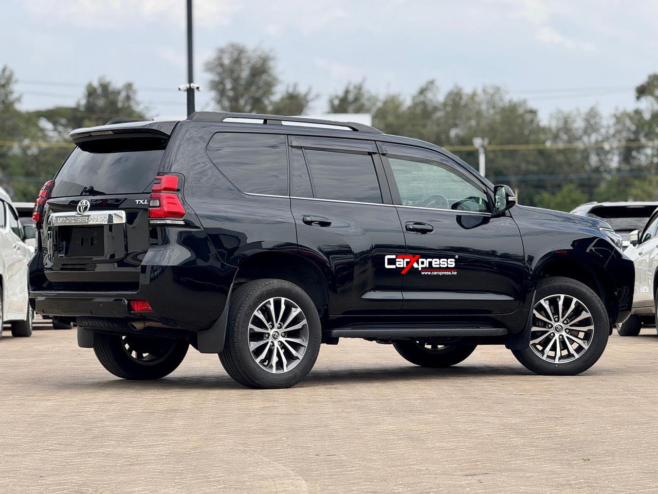 TOYOTA LAND CRUISER PRADO TXL thumbnail 4