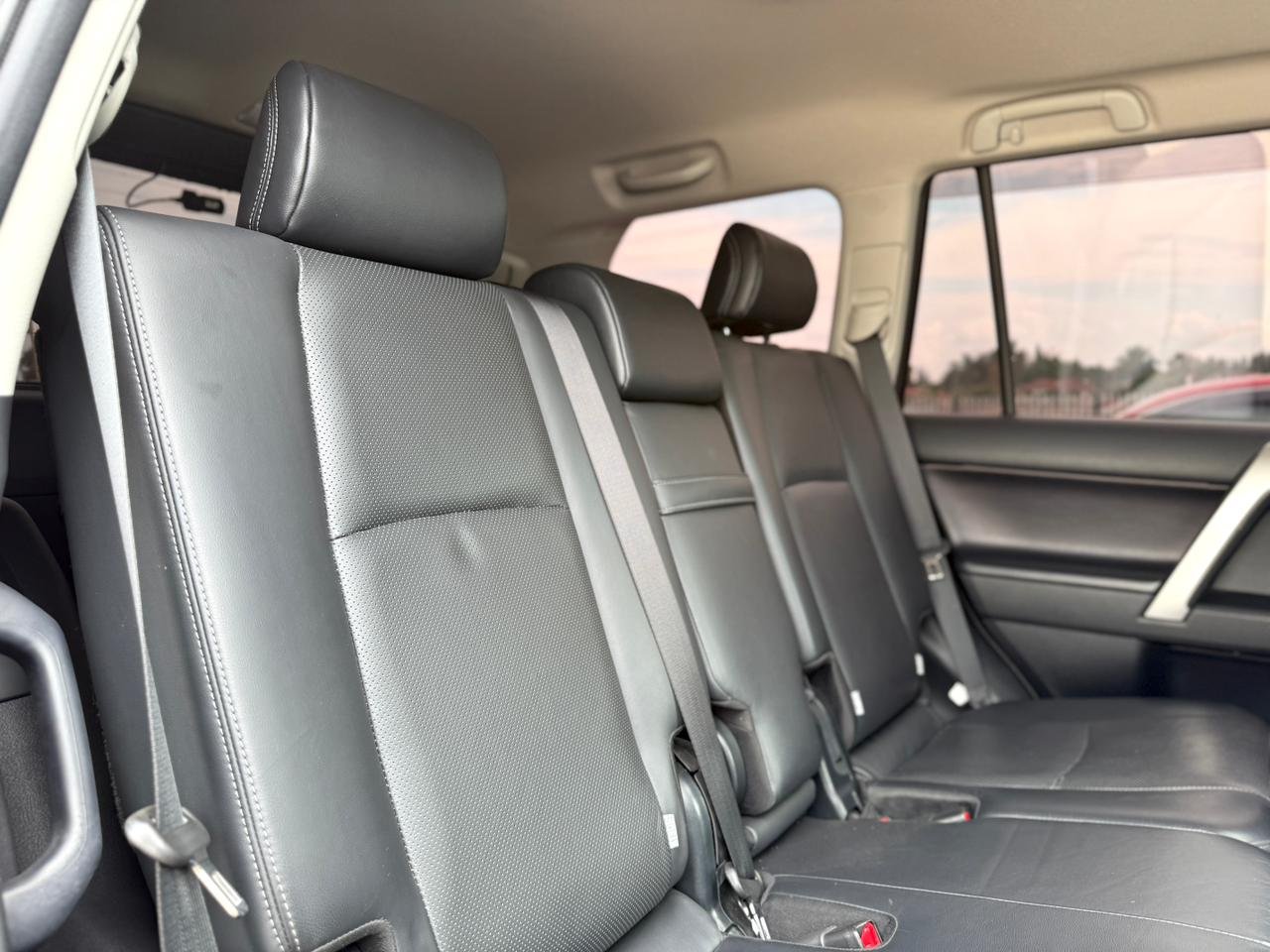 TOYOTA LAND CRUISER PRADO TXL thumbnail 15