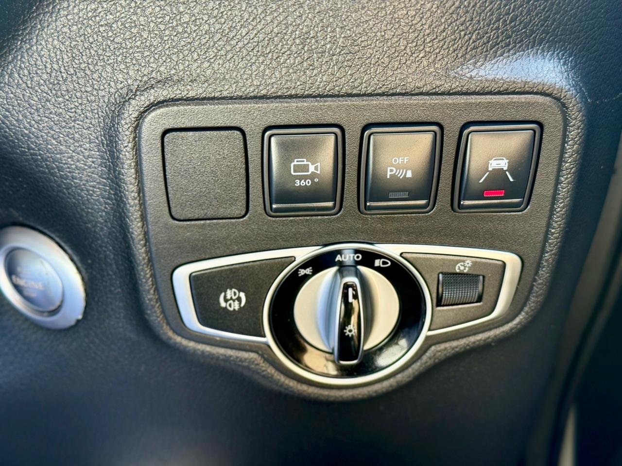 MERCEDES BENZ X250d 4MATIC thumbnail 13