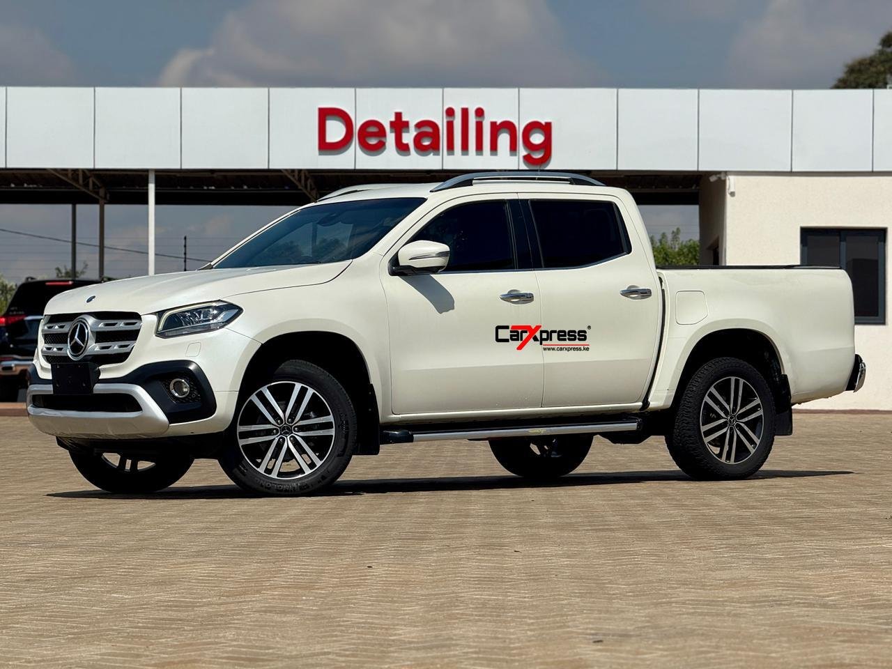 MERCEDES BENZ X250d 4MATIC thumbnail 5