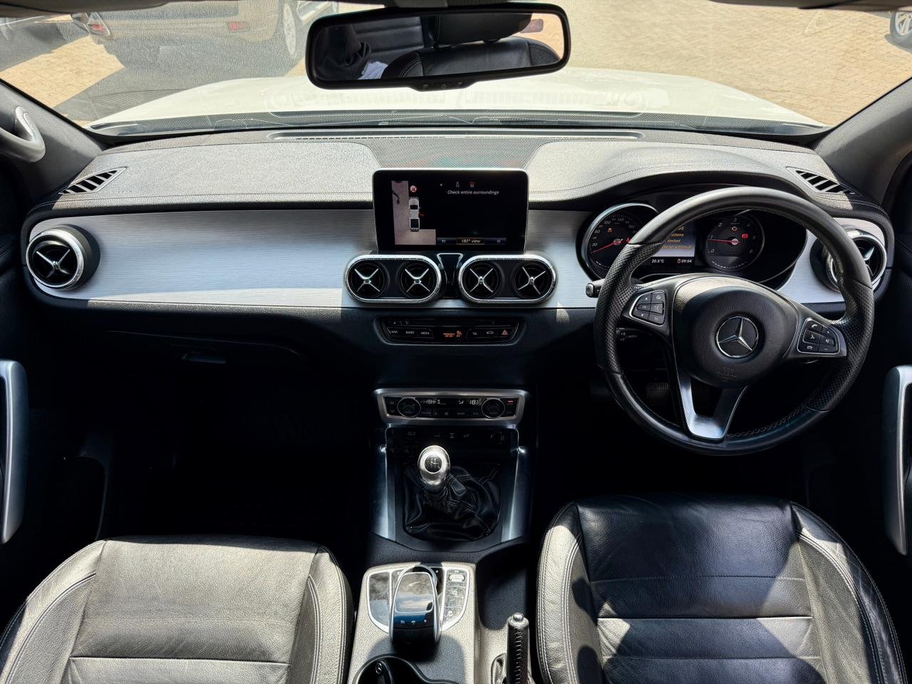 MERCEDES BENZ X250d 4MATIC thumbnail 9