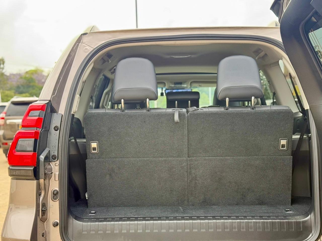 TOYOTA LAND CRUISER PRADO TXL thumbnail 16