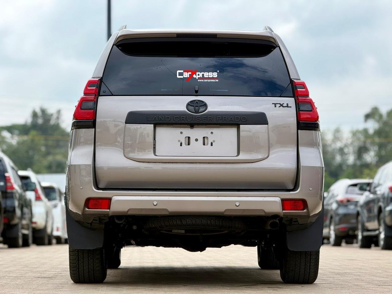 TOYOTA LAND CRUISER PRADO TXL thumbnail 4