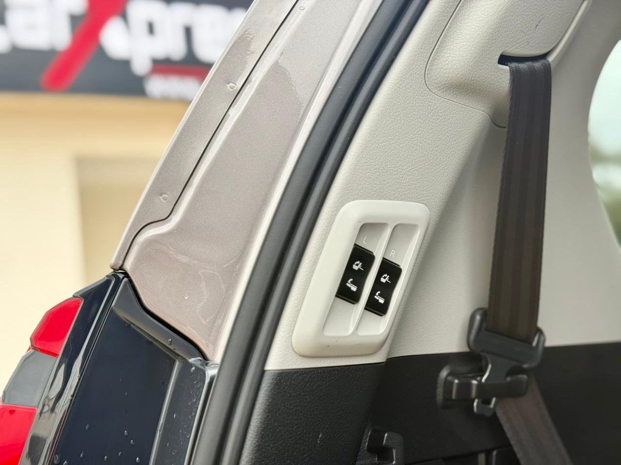 TOYOTA LAND CRUISER PRADO TXL thumbnail 15