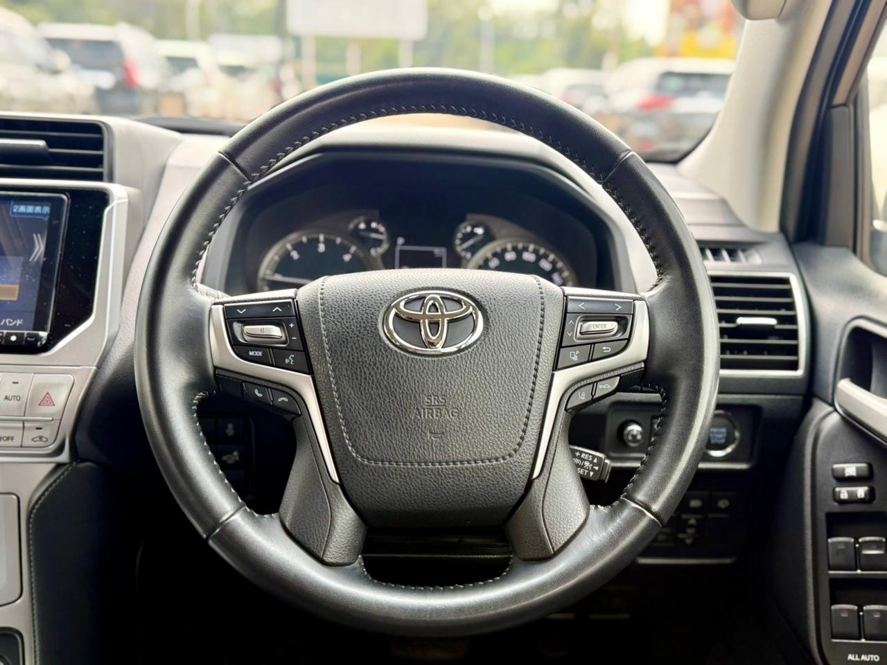 TOYOTA LAND CRUISER PRADO TXL thumbnail 10
