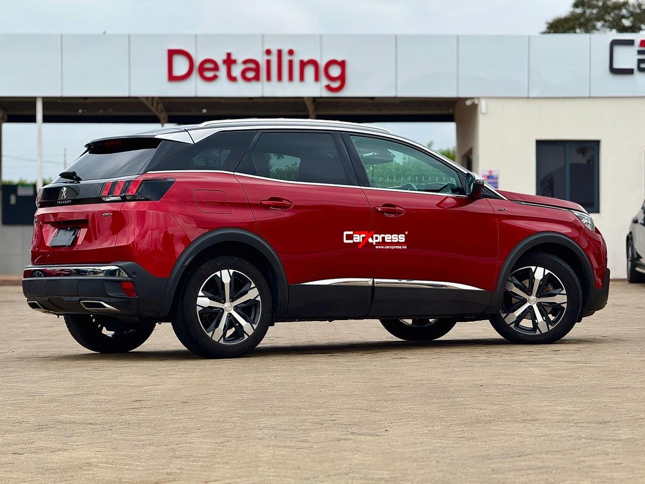 PEUGEOT 3008  GT LINE thumbnail 6