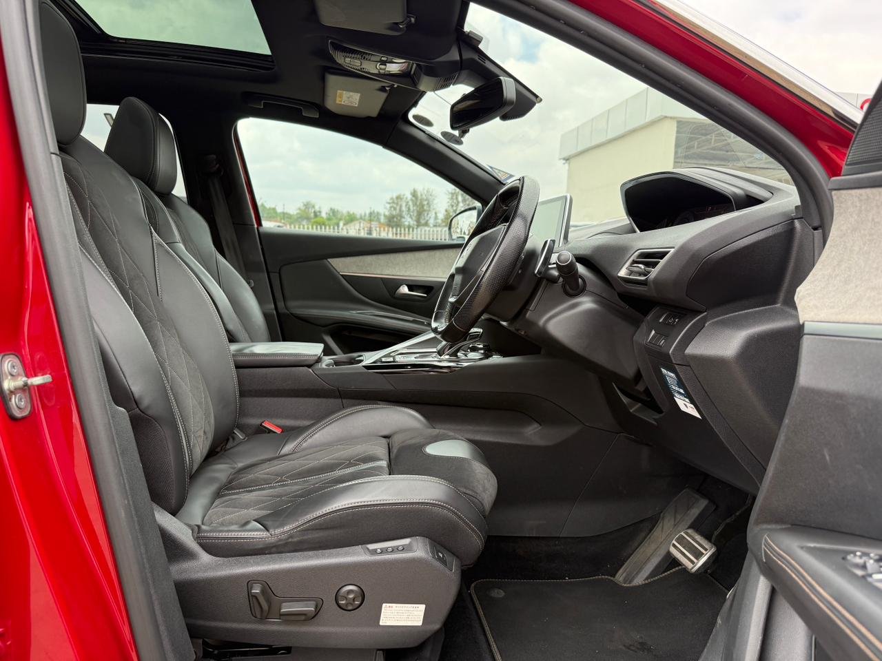 PEUGEOT 3008  GT LINE thumbnail 7