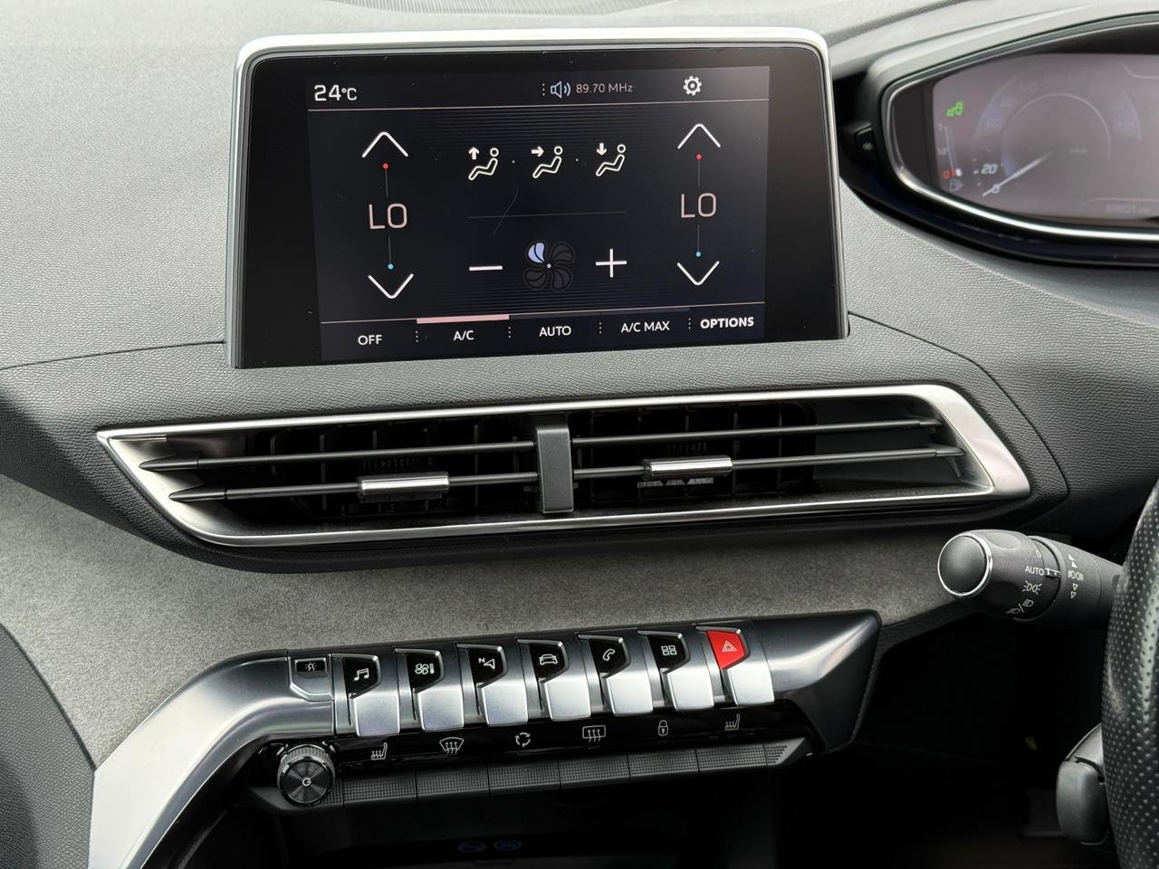 PEUGEOT 3008  GT LINE thumbnail 10