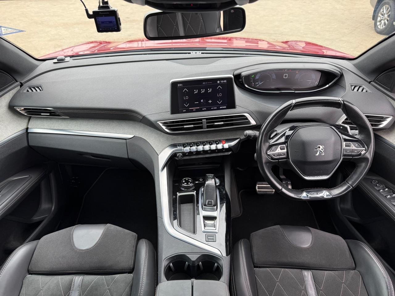 PEUGEOT 3008  GT LINE thumbnail 9