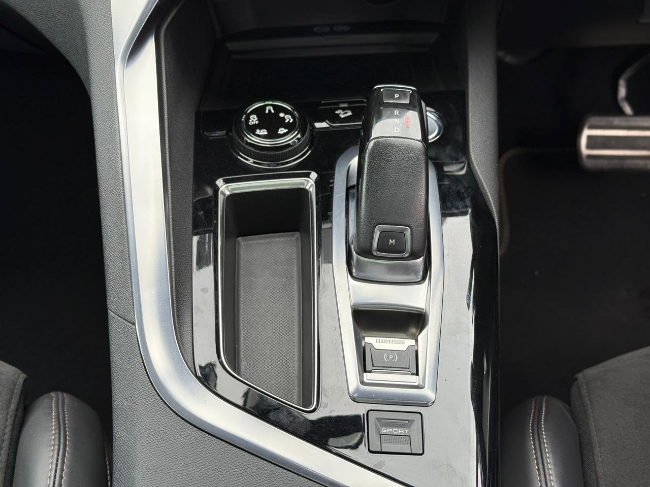 PEUGEOT 3008  GT LINE thumbnail 11