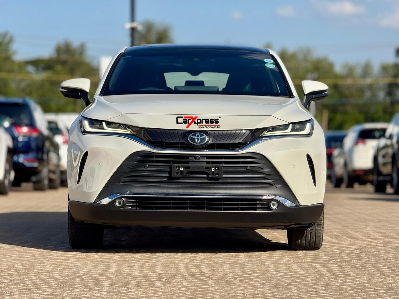 TOYOTA HARRIER thumbnail 3