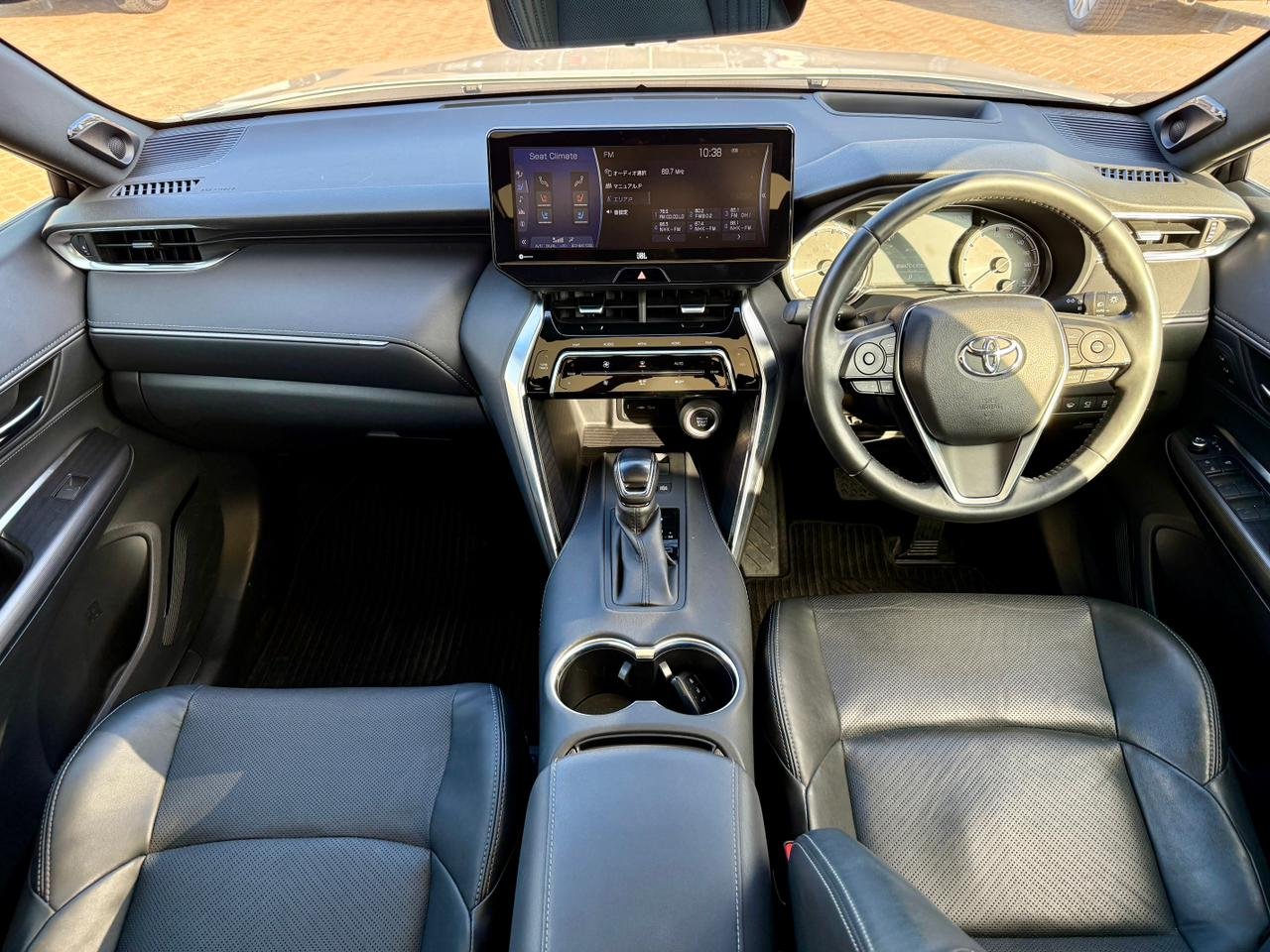 TOYOTA HARRIER thumbnail 9