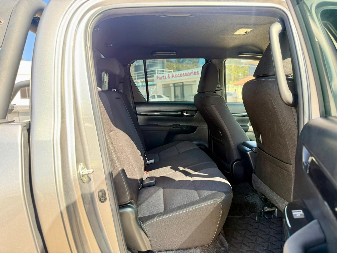 TOYOTA HILUX DOUBLE CAB thumbnail 13