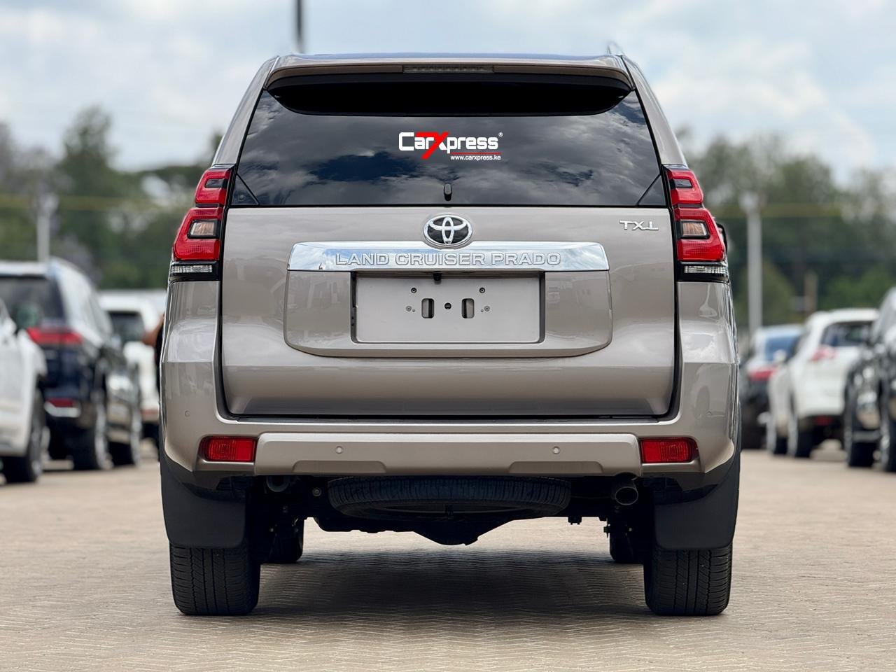 TOYOTA LAND CRUISER PRADO TXL thumbnail 4