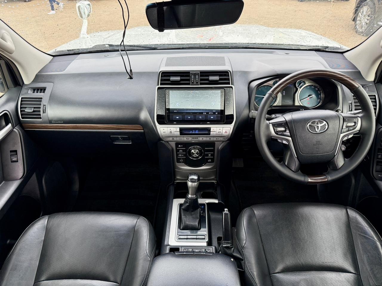 TOYOTA LAND CRUISER PRADO TZG thumbnail 9