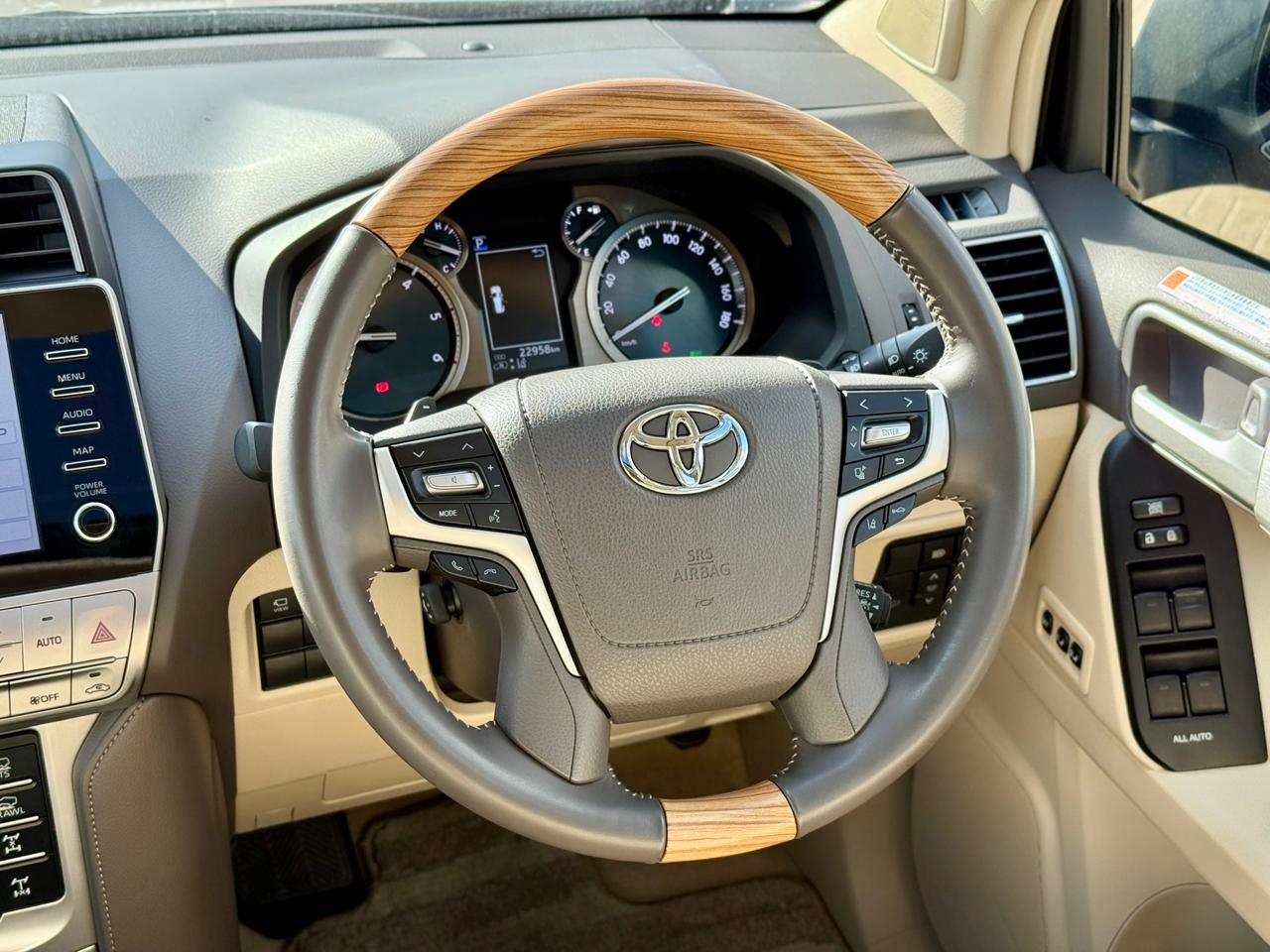 TOYOTA LAND CRUISER PRADO TZG thumbnail 9