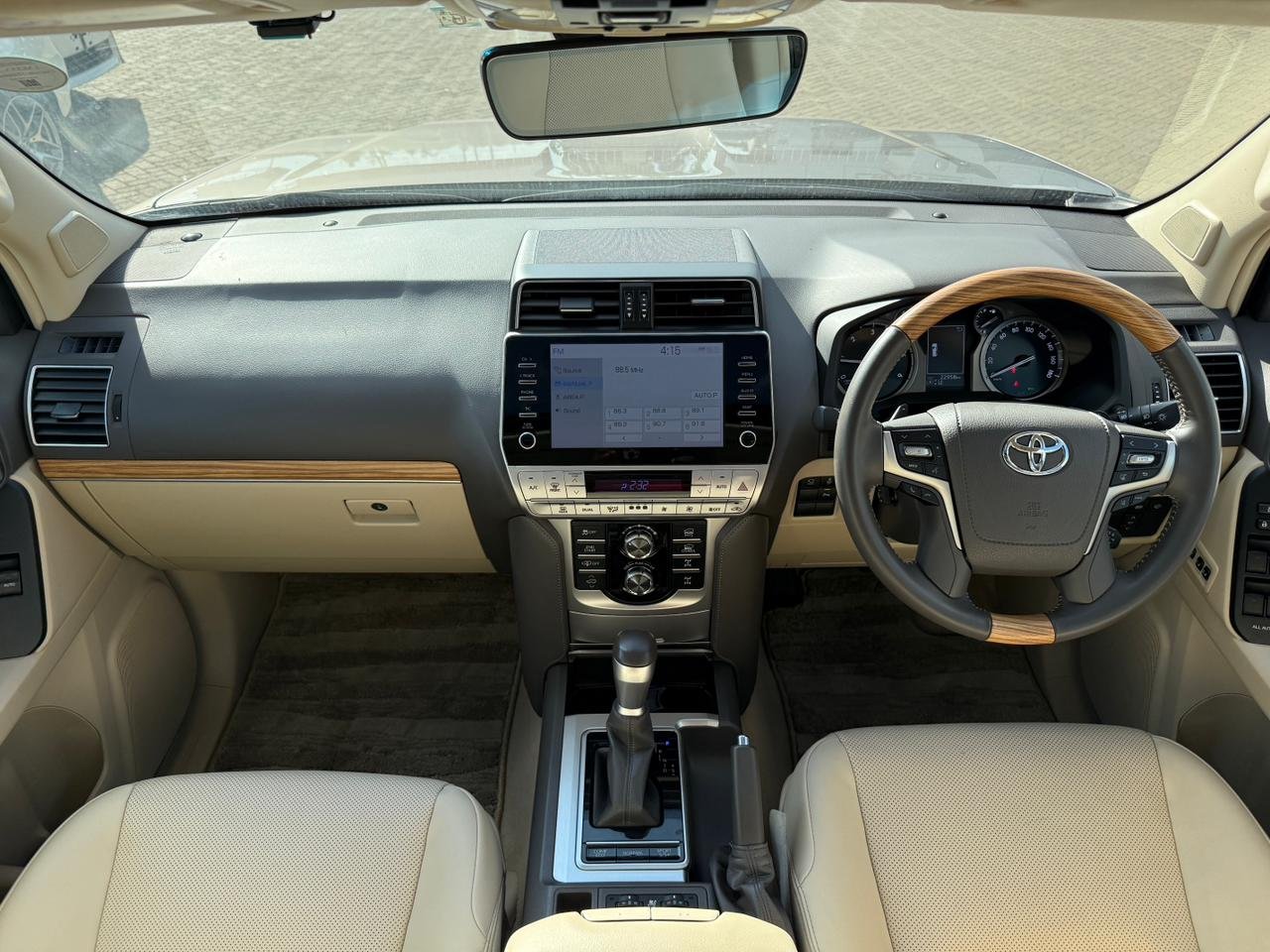 TOYOTA LAND CRUISER PRADO TZG thumbnail 10