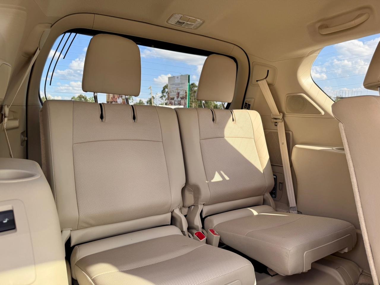 TOYOTA LAND CRUISER PRADO TZG thumbnail 16
