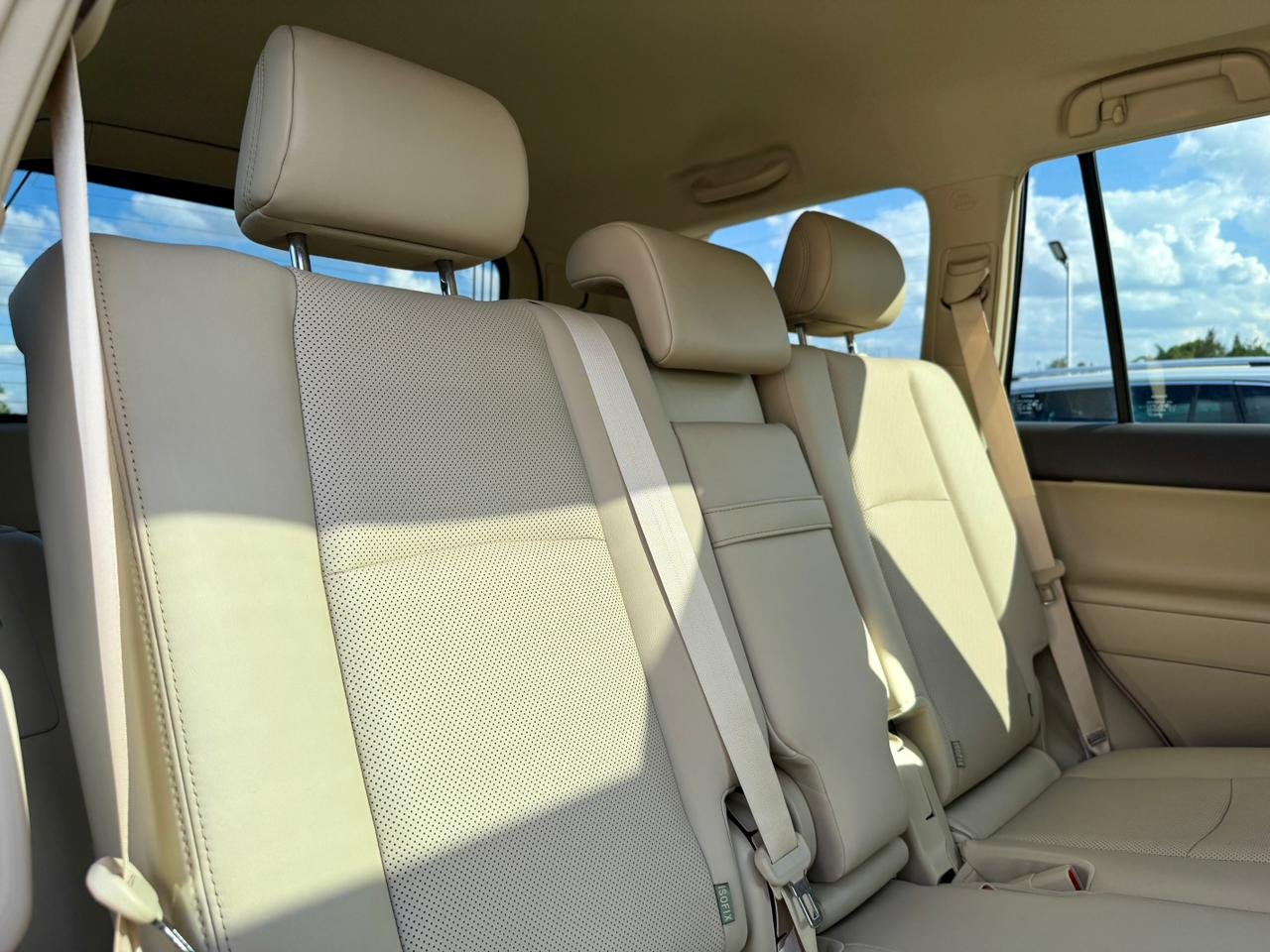 TOYOTA LAND CRUISER PRADO TZG thumbnail 14