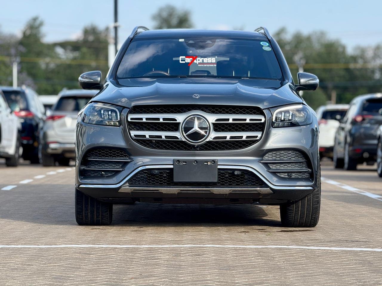 MERCEDES BENZ GLS 400d 4MATIC thumbnail 3
