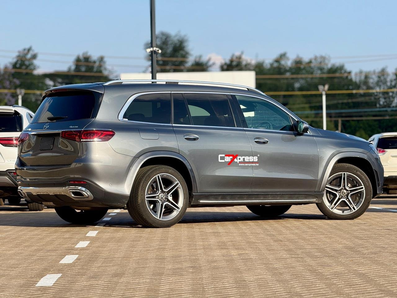MERCEDES BENZ GLS 400d 4MATIC thumbnail 6