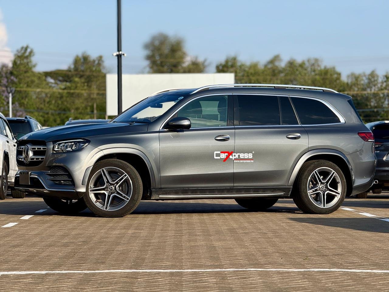 MERCEDES BENZ GLS 400d 4MATIC thumbnail 5