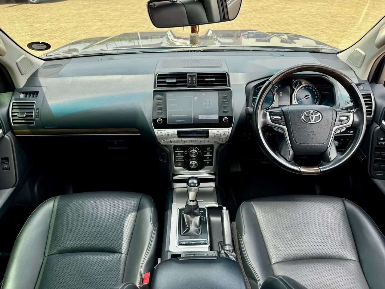 TOYOTA LAND CRUISER PRADO VXL thumbnail 9