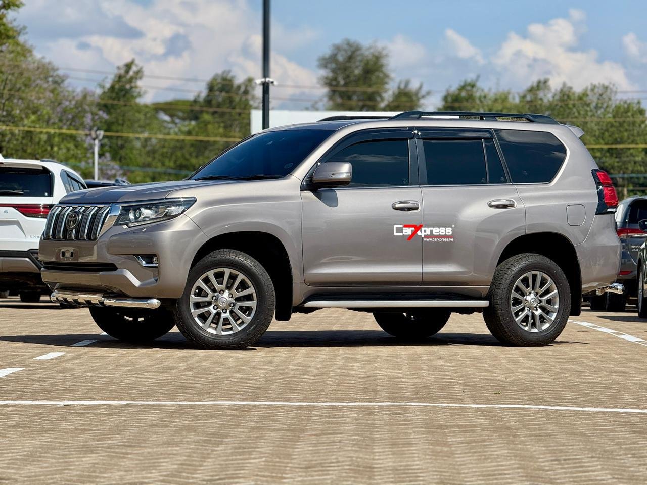 TOYOTA LAND CRUISER PRADO VXL thumbnail 5
