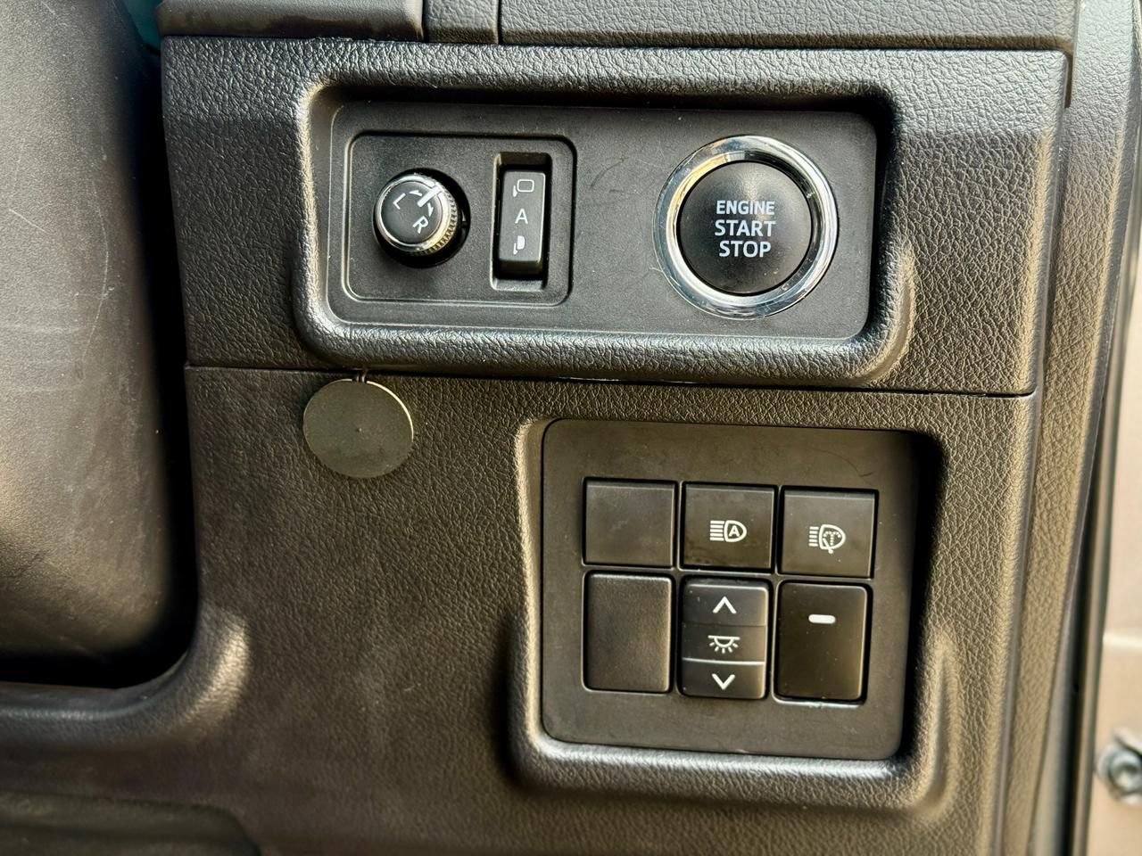 TOYOTA LAND CRUISER PRADO VXL thumbnail 14
