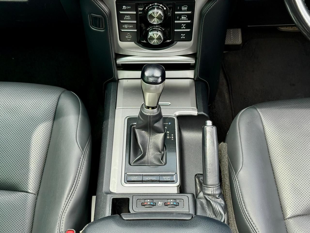 TOYOTA LAND CRUISER PRADO VXL thumbnail 11
