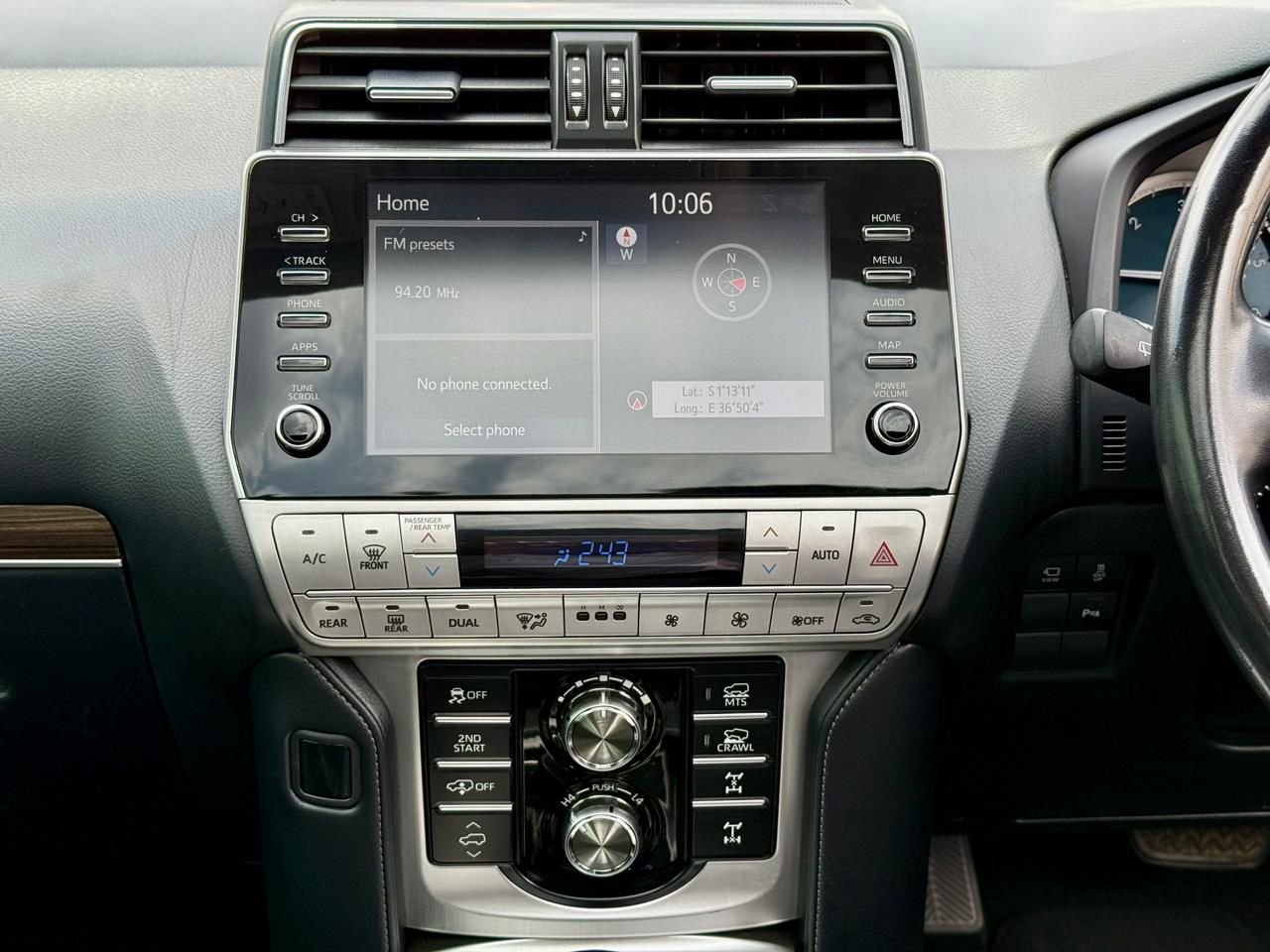 TOYOTA LAND CRUISER PRADO VXL thumbnail 10