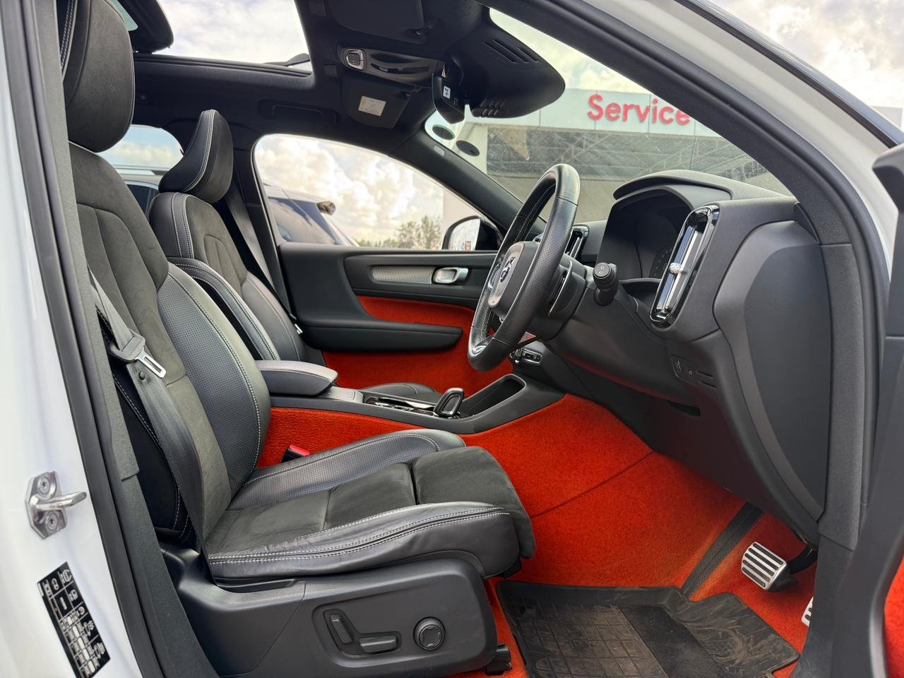 VOLVO XC40 T5 R-DESIGN thumbnail 7