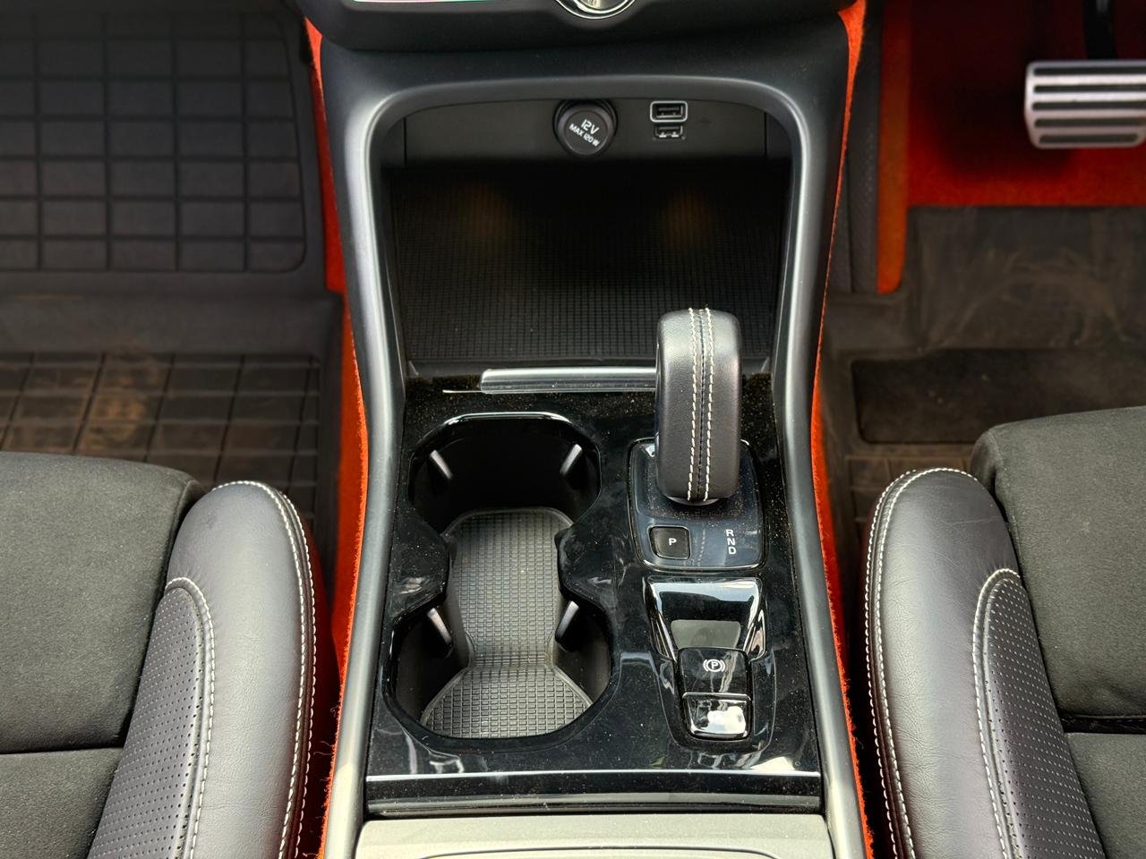 VOLVO XC40 T5 R-DESIGN thumbnail 10