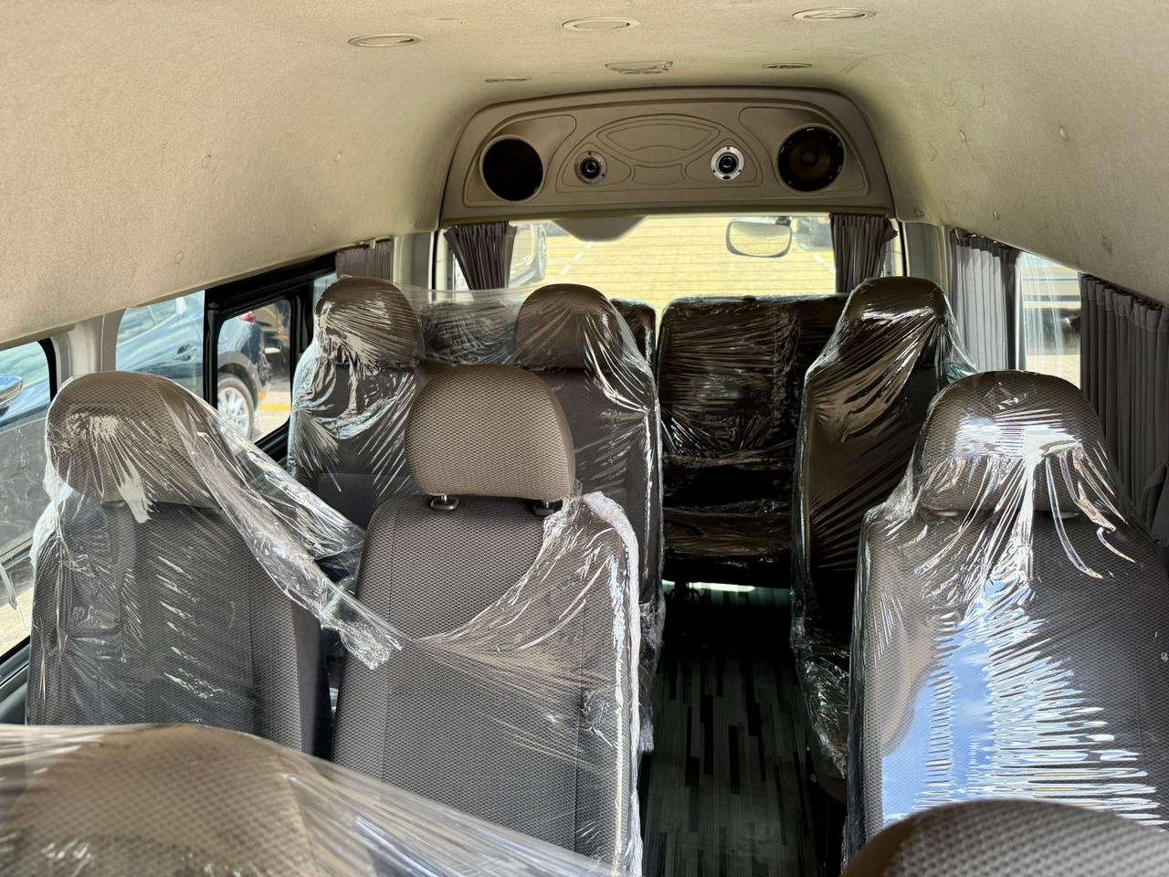 TOYOTA HIACE COMMUTER thumbnail 12