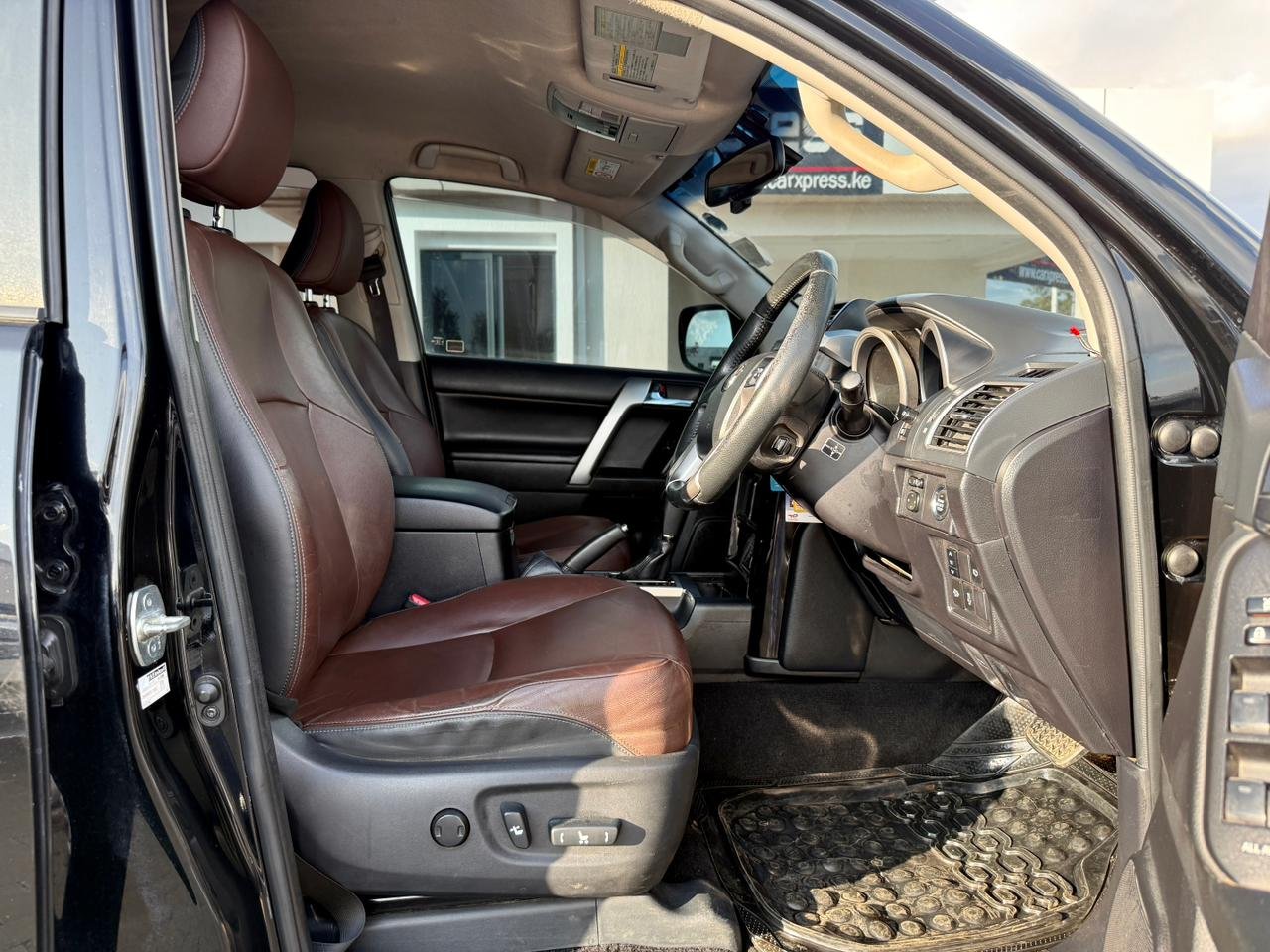 TOYOTA LAND CRUISER PRADO TX.L thumbnail 7