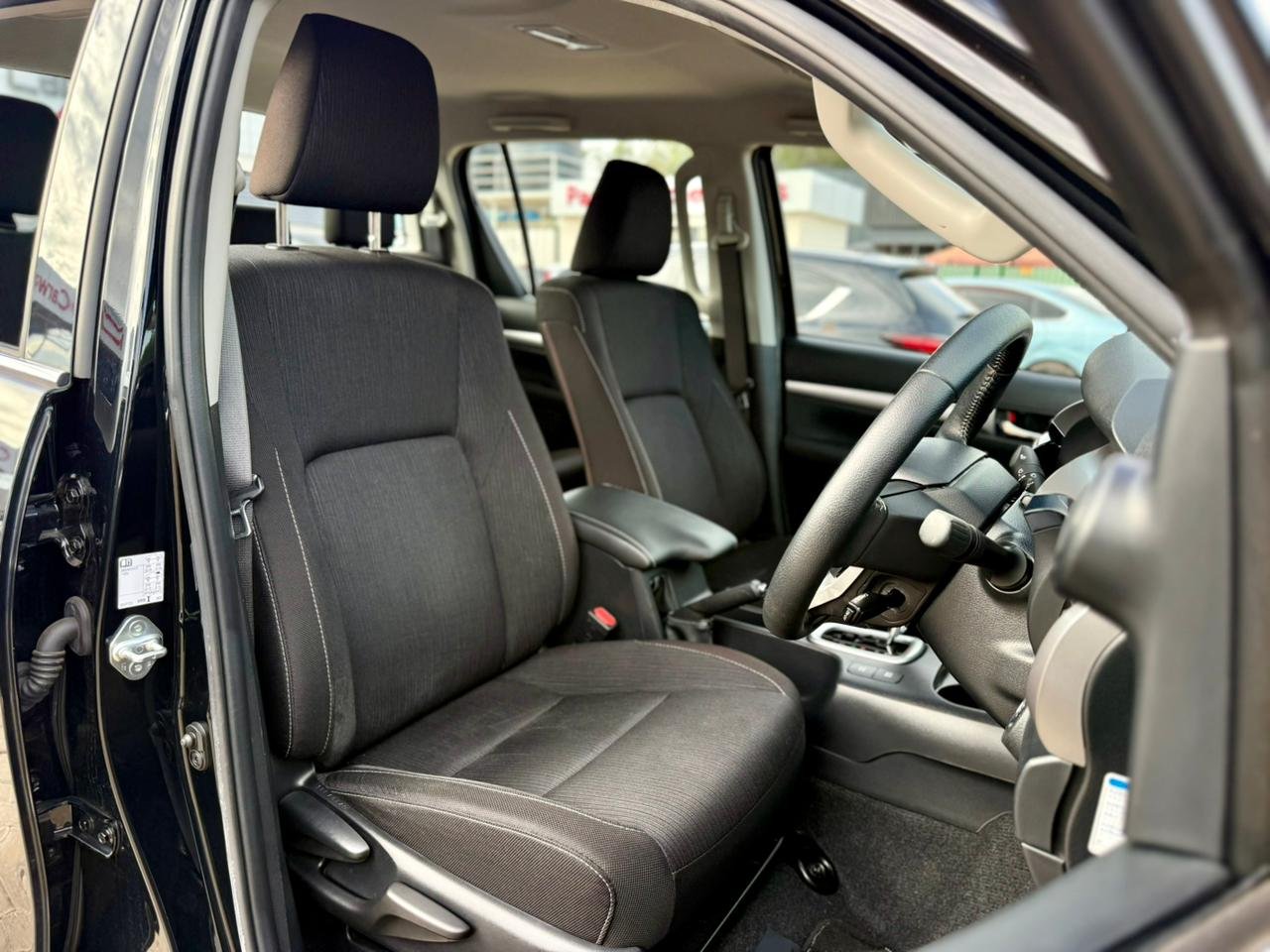 TOYOTA HILUX DOUBLE CAB thumbnail 7