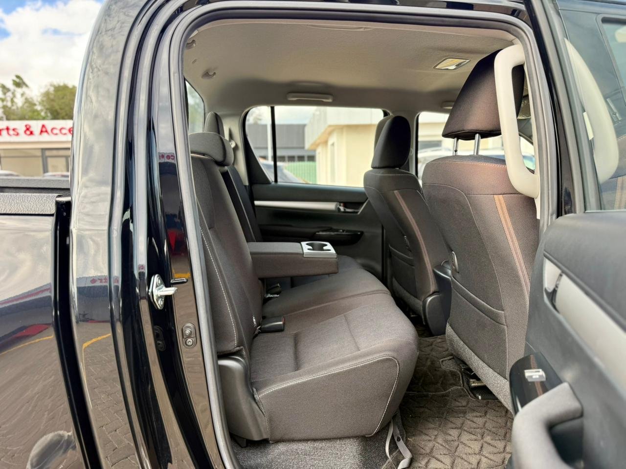 TOYOTA HILUX DOUBLE CAB thumbnail 14