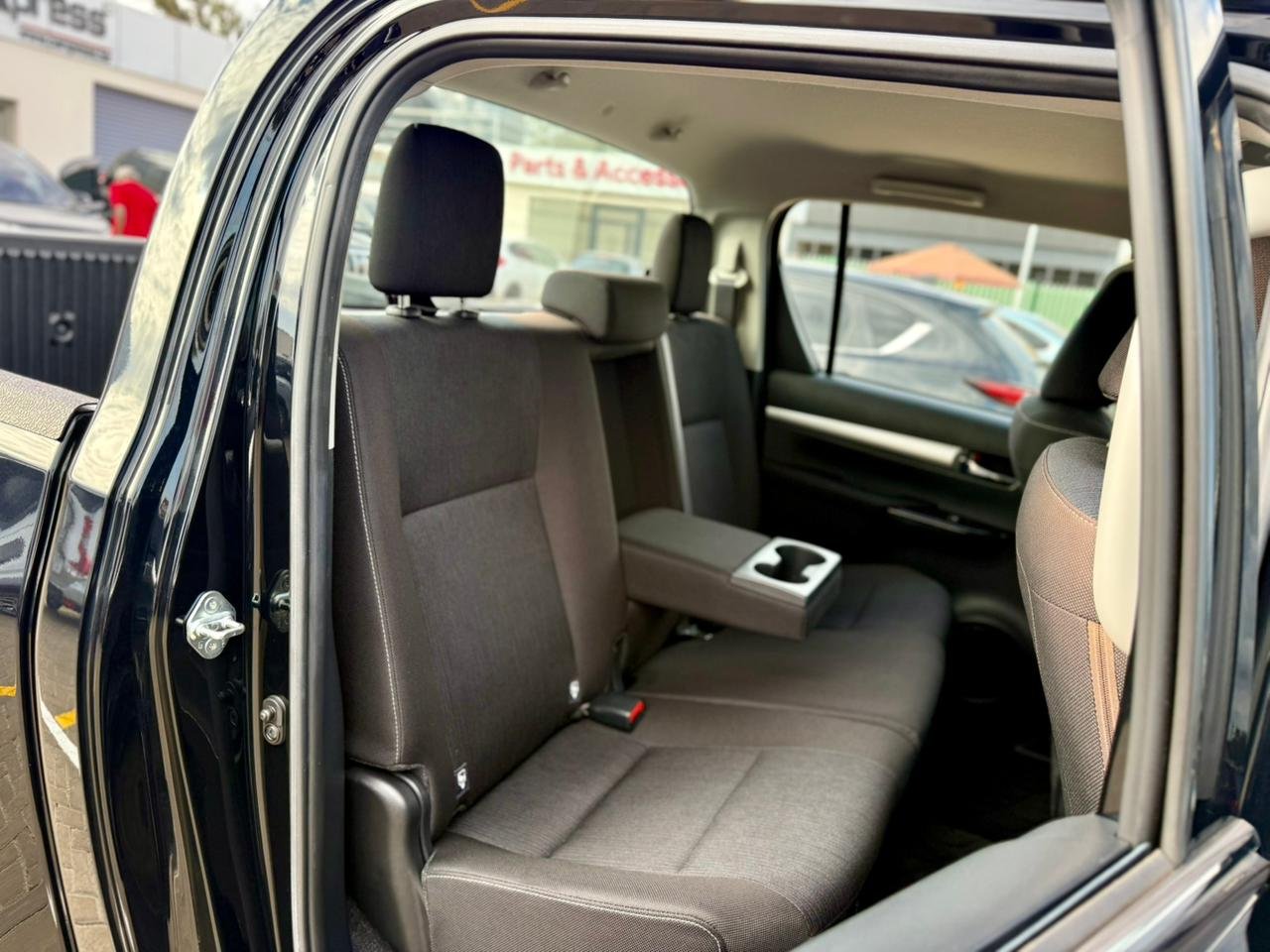 TOYOTA HILUX DOUBLE CAB thumbnail 15