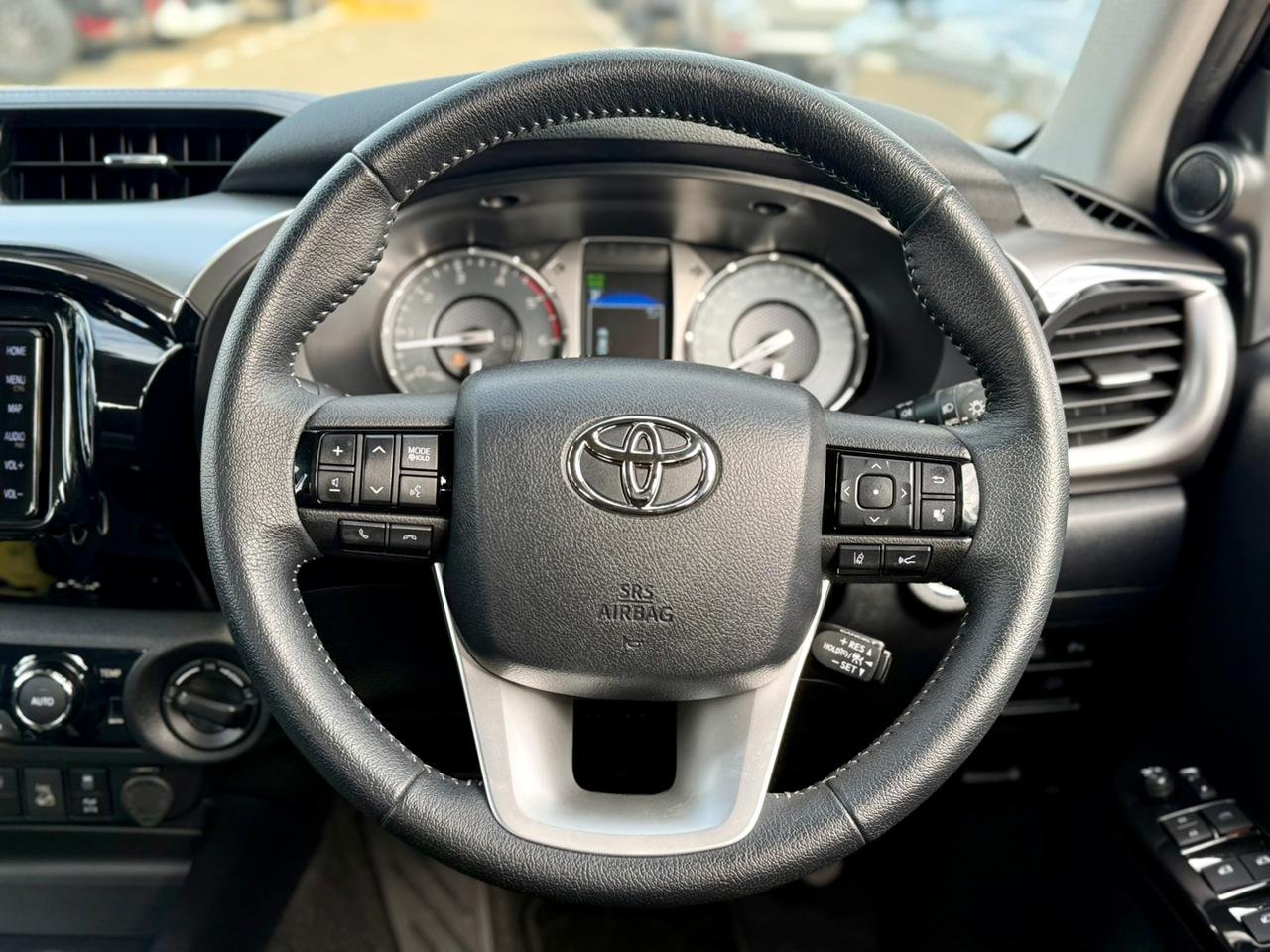 TOYOTA HILUX DOUBLE CAB thumbnail 13