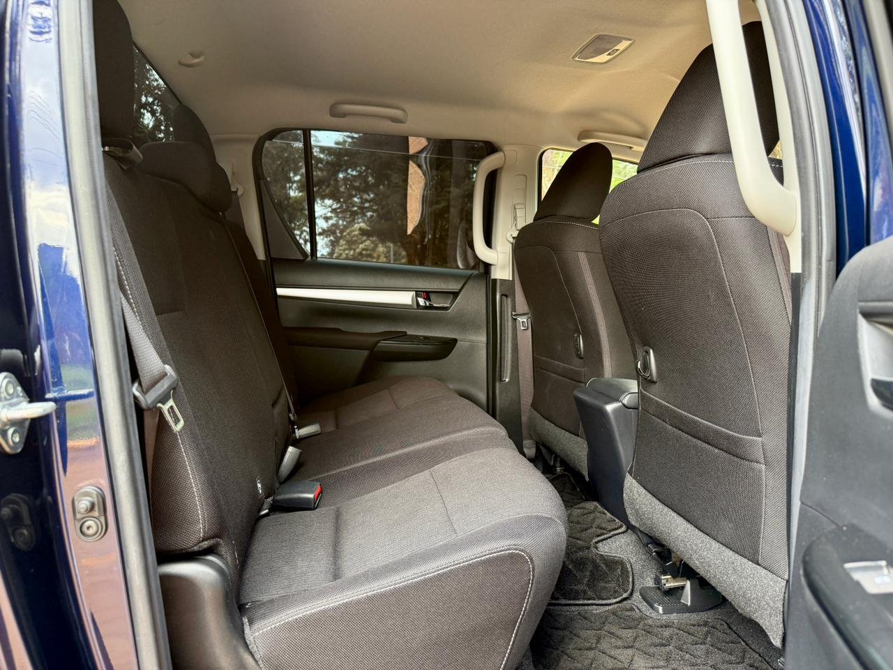 TOYOTA HILUX DOUBLE CAB thumbnail 15