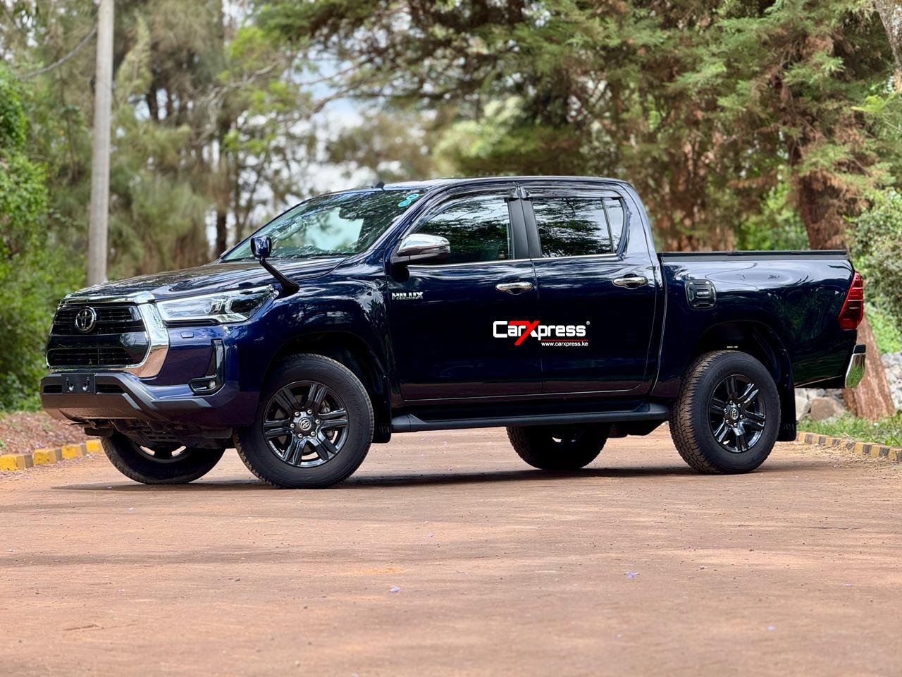 TOYOTA HILUX DOUBLE CAB thumbnail 3