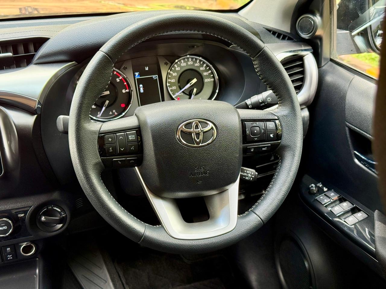 TOYOTA HILUX DOUBLE CAB thumbnail 12